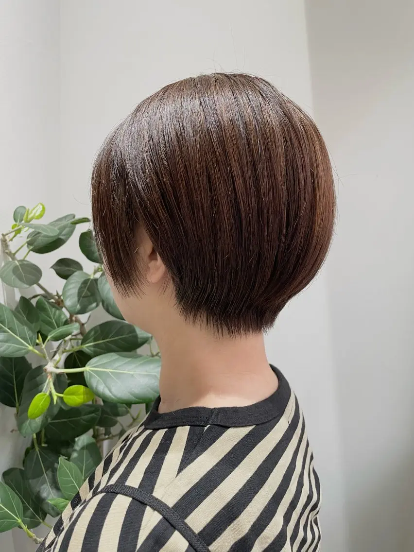 ショート カラー ブラウンカラー くびれヘア ショートヘア サワタ ミサのヘアスタイル