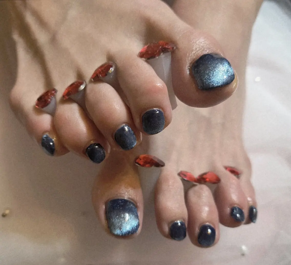 ネイル フットネイル ジェルネイル キラキラネイル マグネットネイル nailsaron kohiroのネイルデザイン