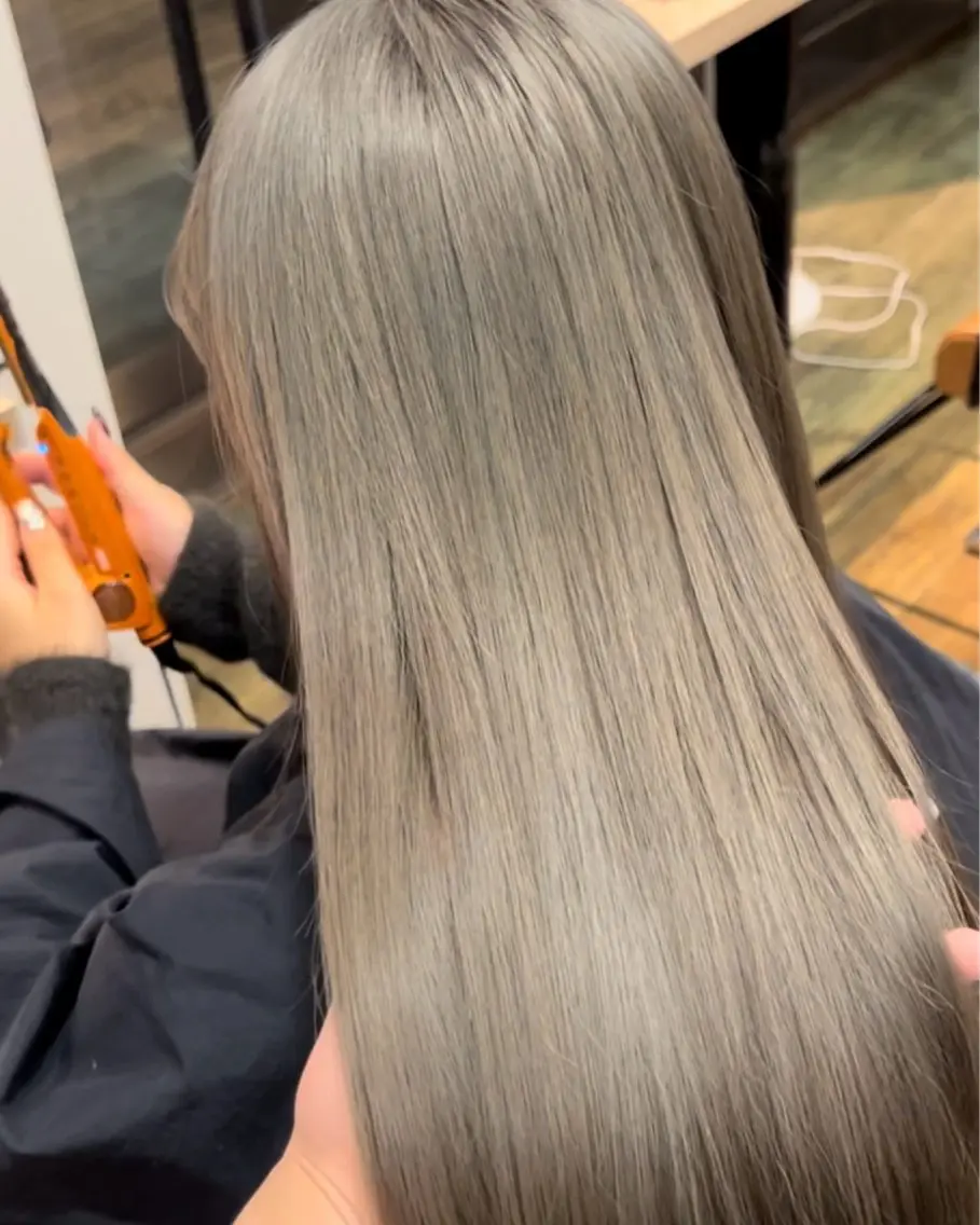 カラー iki shihoのヘアスタイル
