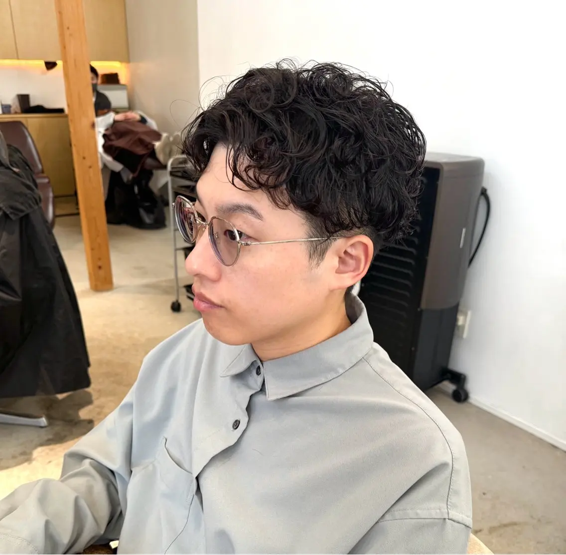 ショート パーマ メンズ アップバング メンズパーマ 服部 雄輝のヘアスタイル