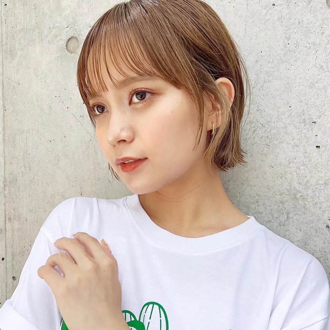 ミディアム カラー ベージュカラー 透明感カラー グレージュ ボブ ヘアカラー トリートメント ヘアセット レイヤー専門家 ダブルカラー修のヘアスタイル