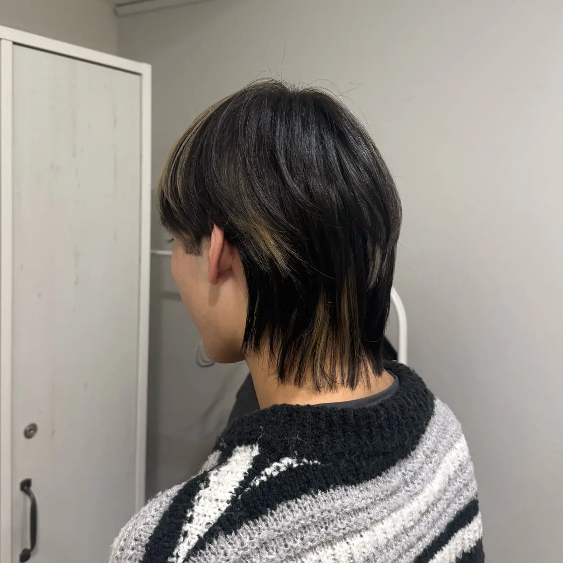 ショート カラー ボブレイヤー ベージュカラー 黒髪 ブリーチ 透明感カラー ヘアカラー sayuri /大阪・心斎橋美容師のヘアスタイル