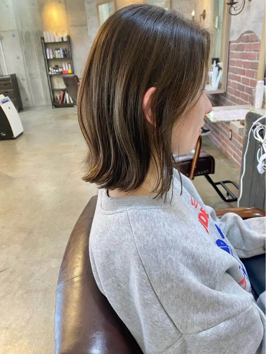 ミディアム カラー ボブ 外ハネヘア レイヤーカット/ 根本瑠実のヘアスタイル