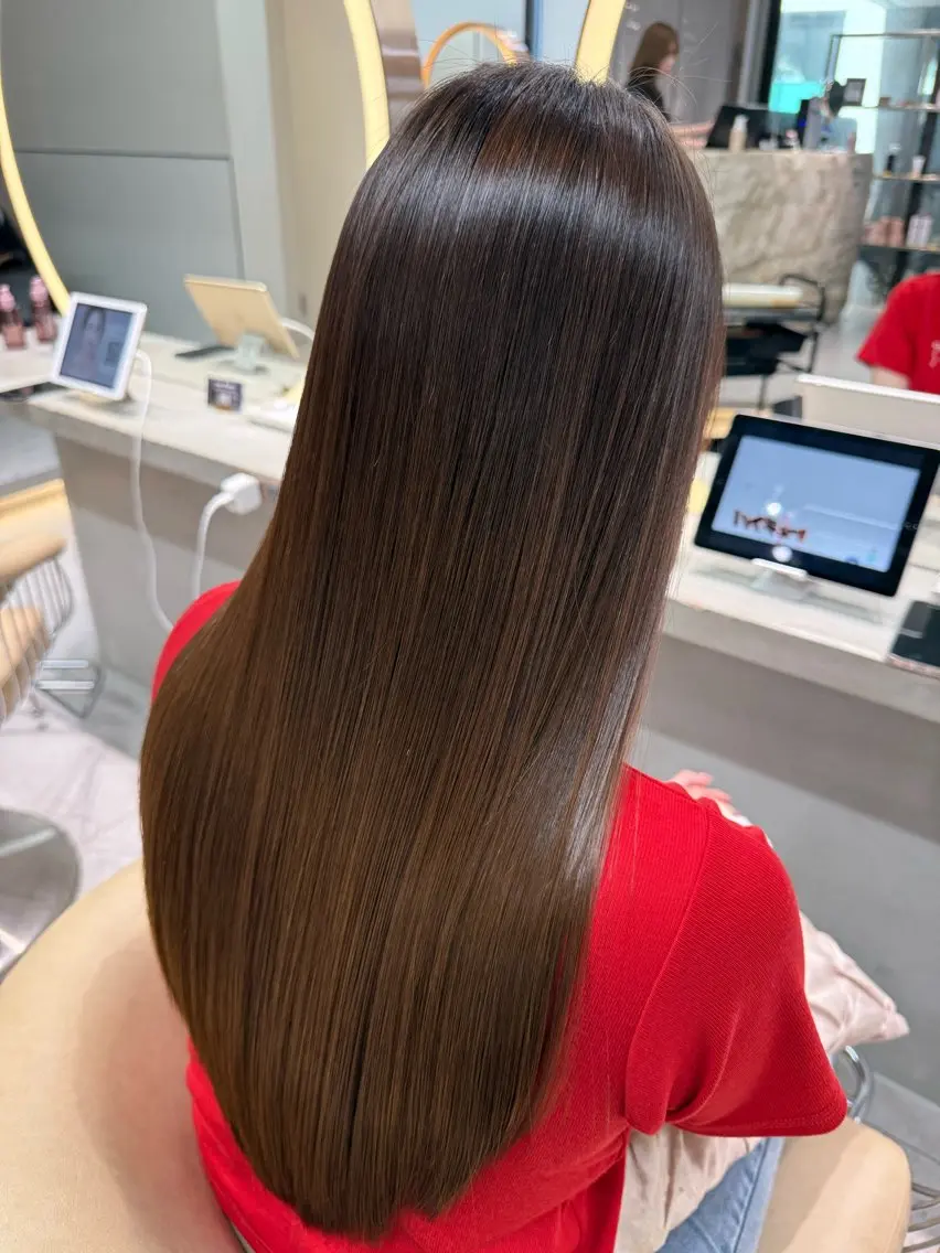 ロング トリートメント shion 透明感カラーのヘアスタイル