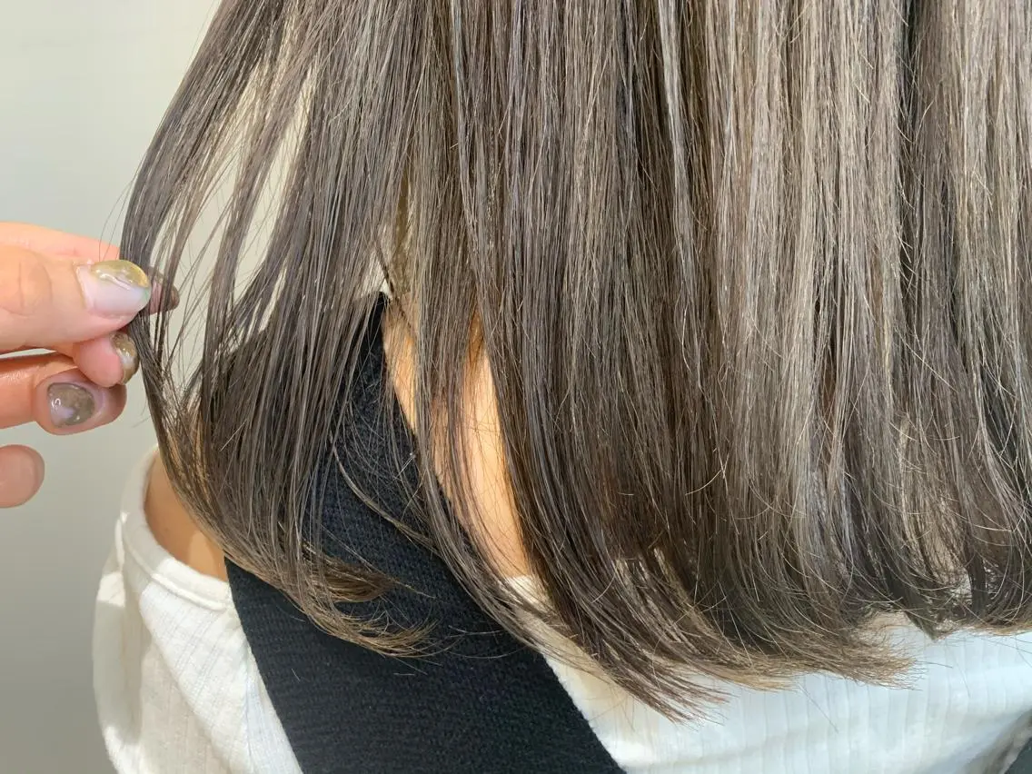 ミディアム カラー グレージュ カーキグレージュ カット ヘアカラー トリートメント 🦖鶴岡 香純🦖のヘアスタイル