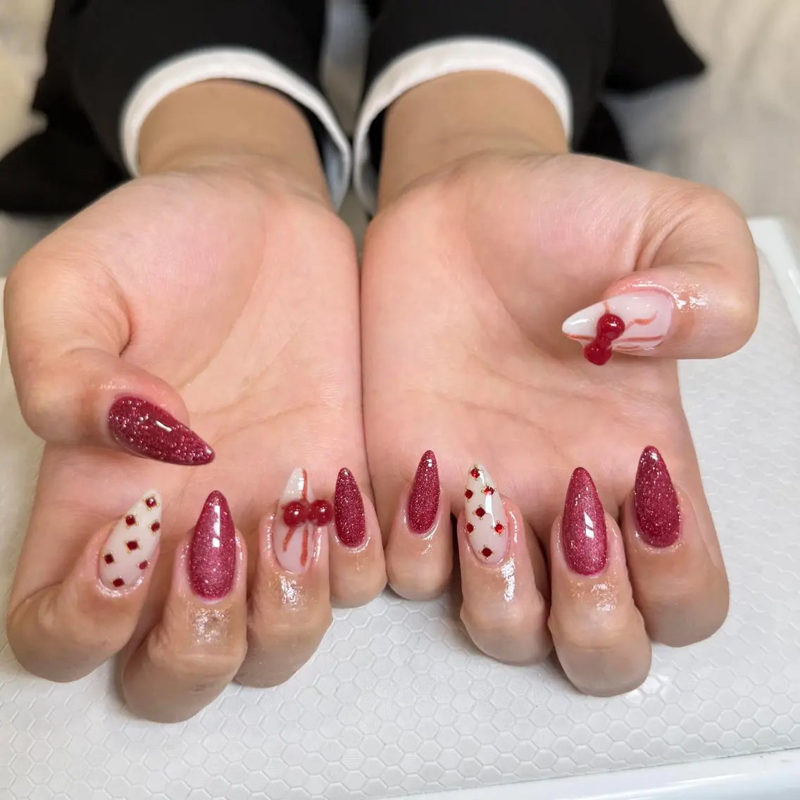 ネイル ボルドー ブラウン チークネイル ドット フットネイル ハンドネイル VAN NAIL 海老名展のネイルデザイン