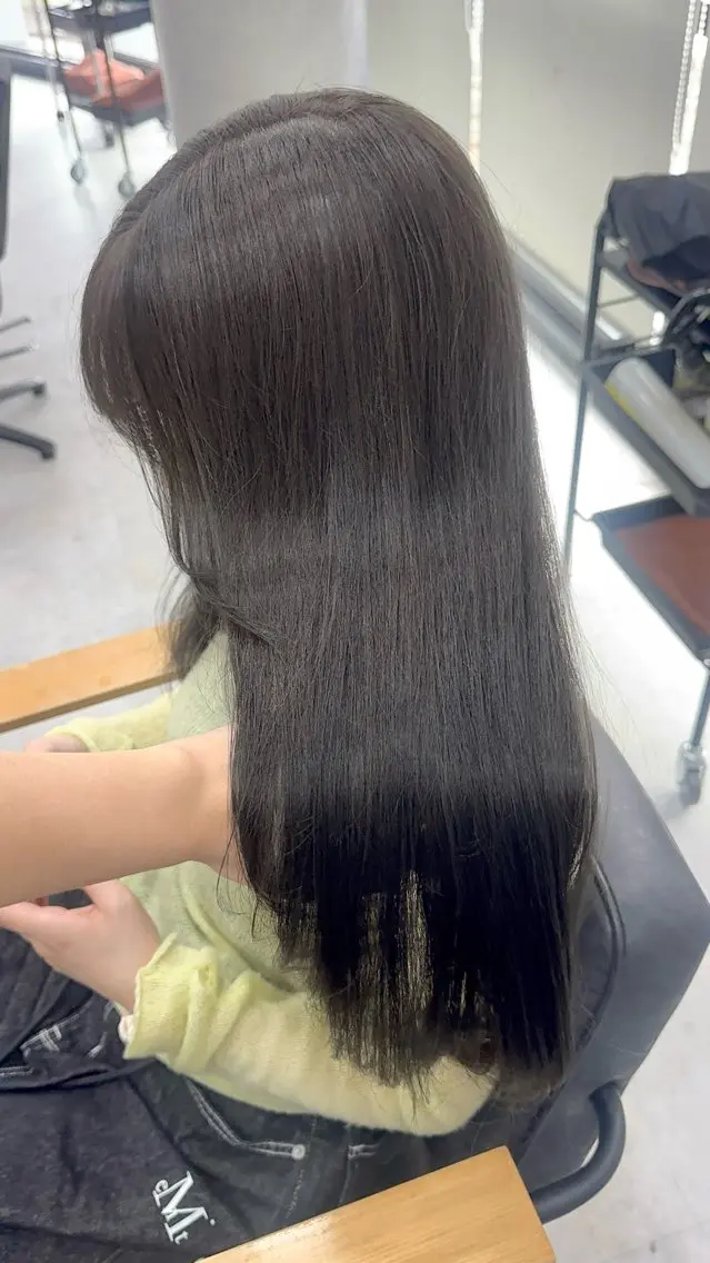 ロング カラー アッシュ アッシュブラウン ベージュカラー 黒髪 ブリーチ ヘアカラー トリートメント 赤み無し柔らかカラー 【梅田】madokaのヘアスタイル