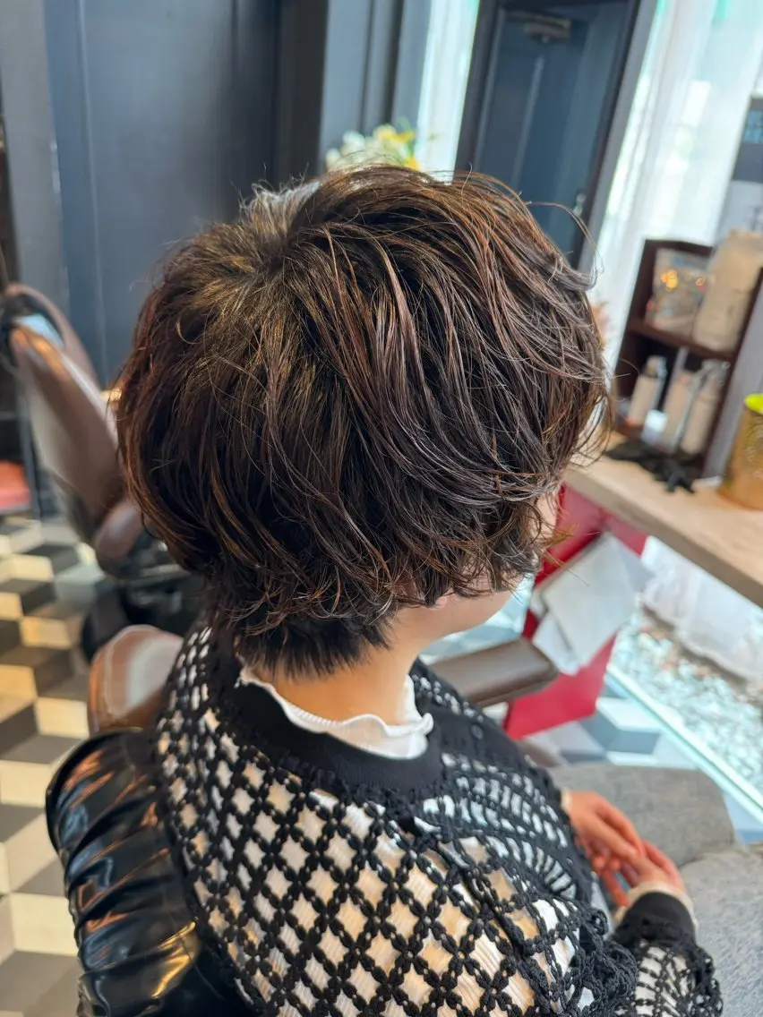 ショート カラー パーマ ショートヘア 月館 怜奈のヘアスタイル