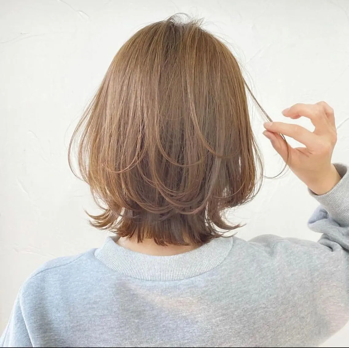 ミディアム カラー ベージュカラー ペールベージュ 似合わせカット 髪質改善特化 サロン✨代表HIROのヘアスタイル