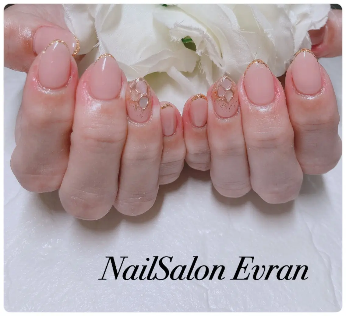 ネイル アートネイル フレンチネイル ラメ(グリッター) マグネットネイル 持ち込み ハンドネイル Nail salon Evranのネイルデザイン