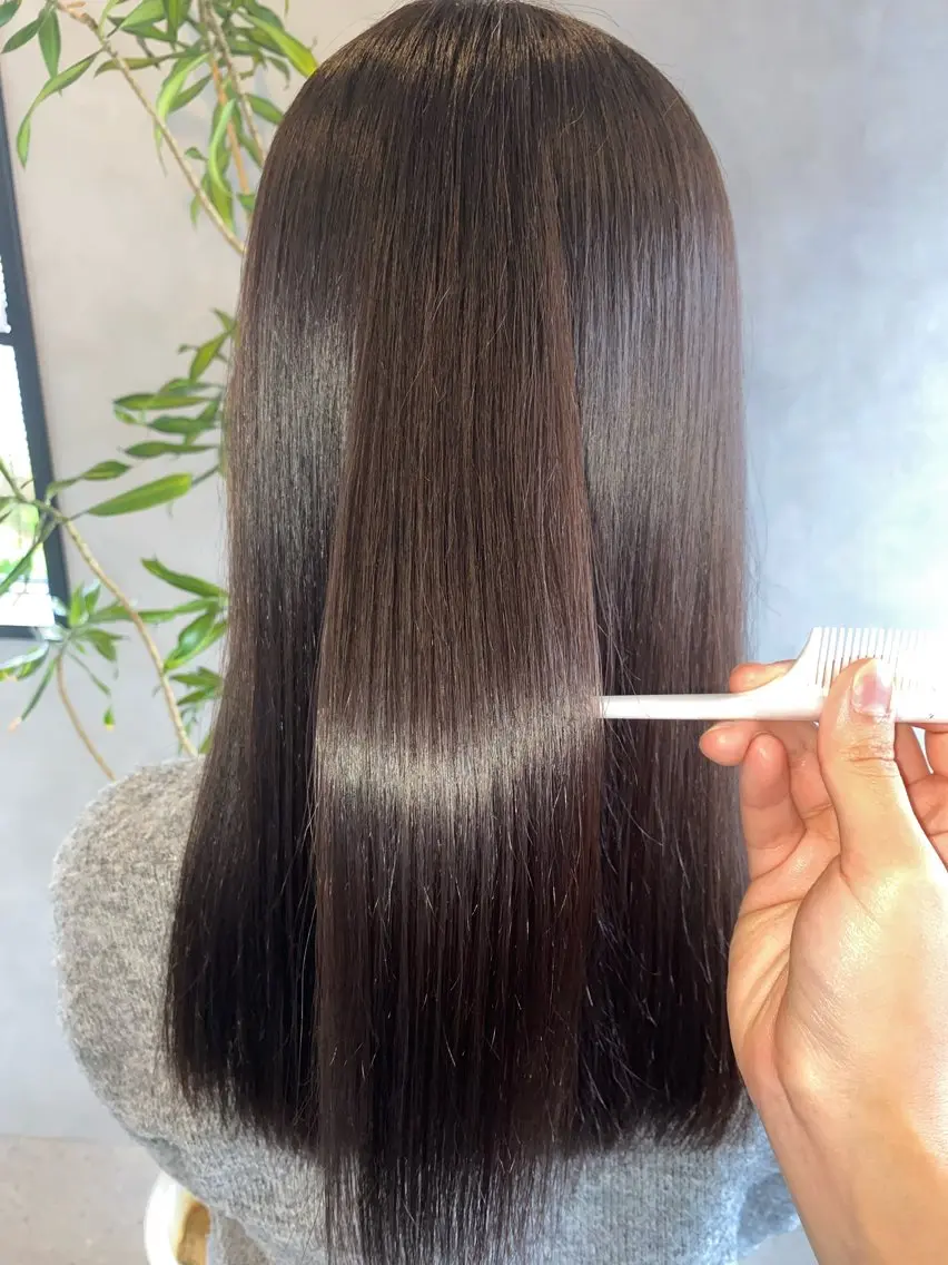 ロング 白井 音羽のヘアスタイル