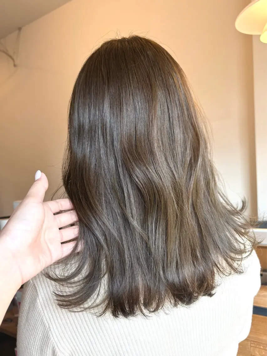 ミディアム カラー ブラウンカラー オリーブカラー ピンクカラー ピンクブラウン REIKA 【eito】のヘアスタイル