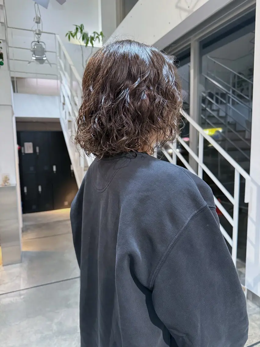 ショート パーマ アッシュ 野林 夏帆のヘアスタイル