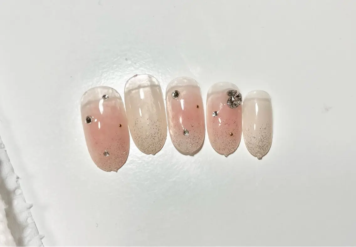 ネイル チークネイル ラメ(グリッター) ワンカラーネイル ストーンネイル nailsalon VENUSのネイルデザイン