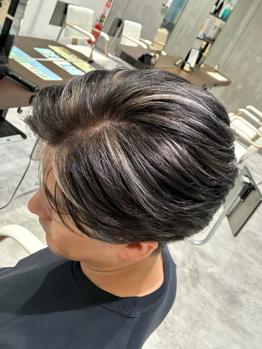 ショート カラー メンズ メンズハイライト 透明感カラー ハイライトカラー イルミナカラー ボブ カット ヘアカラー ✨白髪ぼかし/ ショート✨吉岡 弘のヘアスタイル