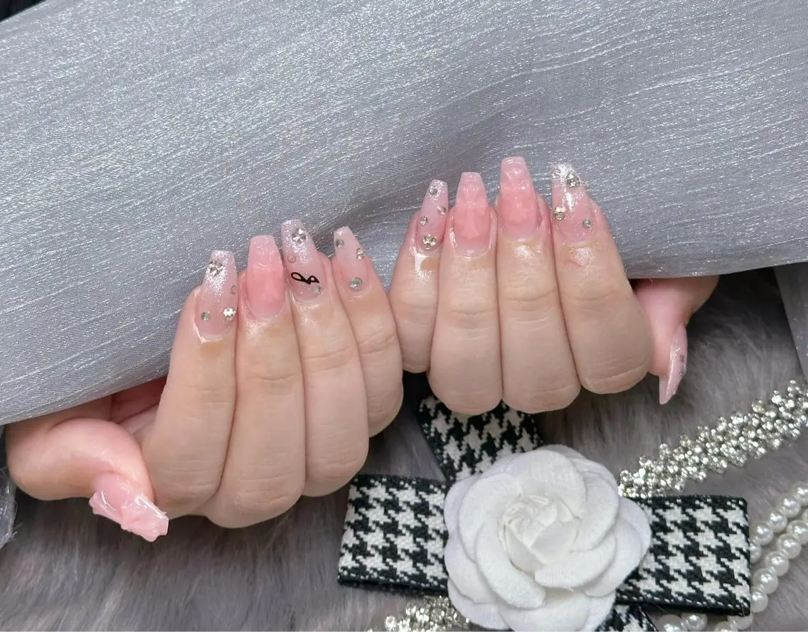 ネイル アートネイル ジェルネイル 韓国ネイル ロングネイル 持ち込み ハンドネイル ハンドケア Blingg NailStudioのネイルデザイン