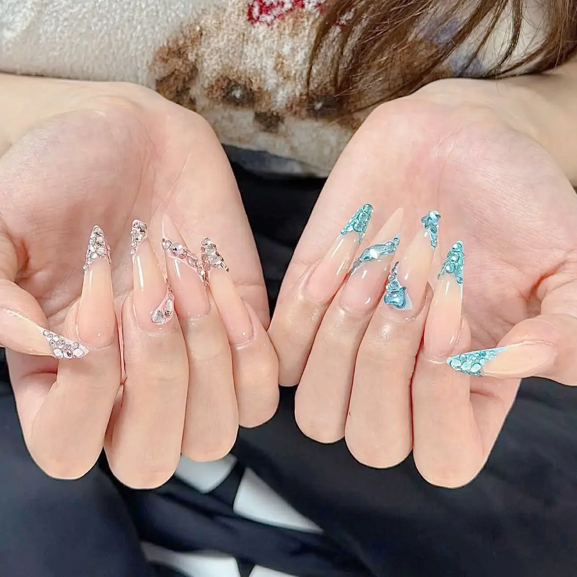 ネイル キラキラネイル マグネットネイル ぷっくりネイル ネイルチップ ワンホンネイル ハンドネイル Lyna 池袋のネイルデザイン