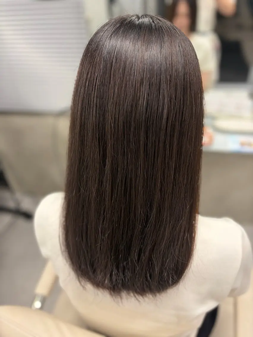 セミロング ヘアカラー 松山 琳音菜のヘアスタイル
