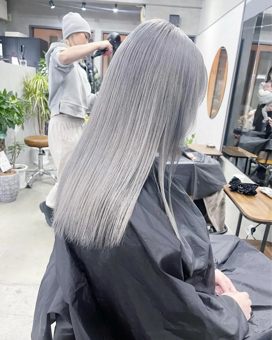 セミロング カラー ハイトーンカラー ヘアカラー トリートメント AiM 大名　似合わせカットのヘアスタイル