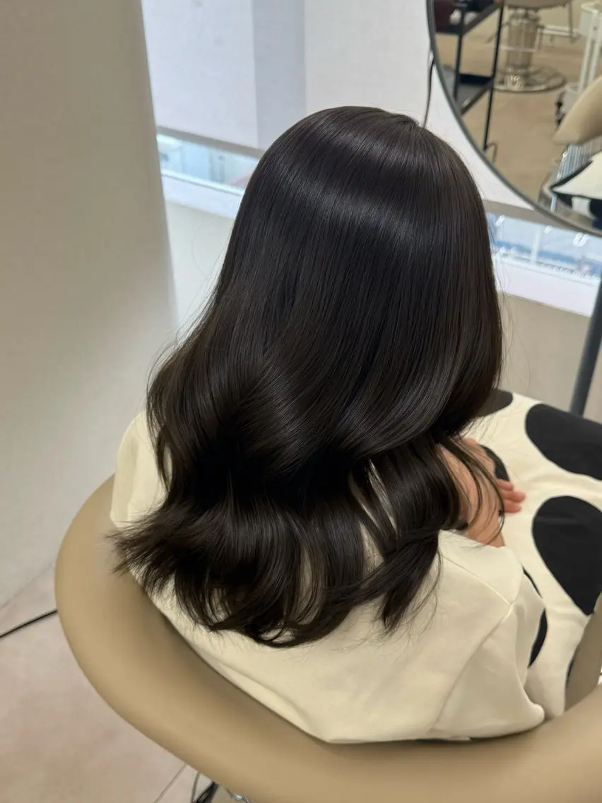 セミロング カラー グレージュ ヘアカラー 梅田 透明感カラー 🖤 ℛ𝒾𝓃𝒶のヘアスタイル