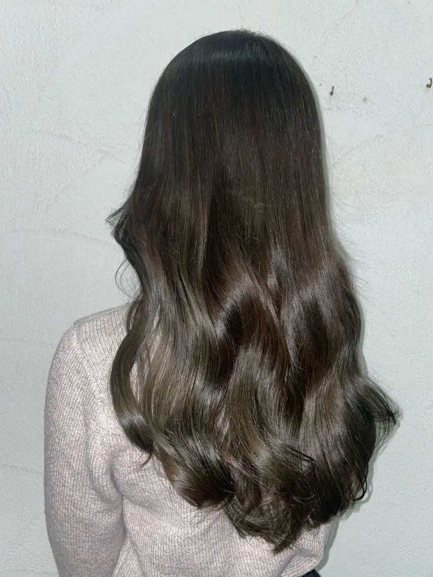 ロング カラー 透明感カラー グレージュ オリーブグレージュ オリーブグレー 大塚 友茉のヘアスタイル