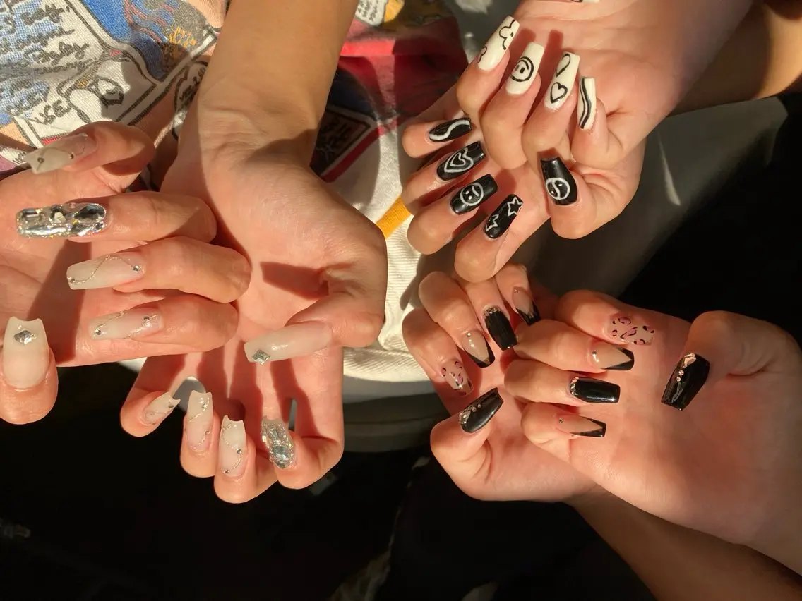 ネイル アートネイル フレンチネイル LilyNail Shioriのネイルデザイン