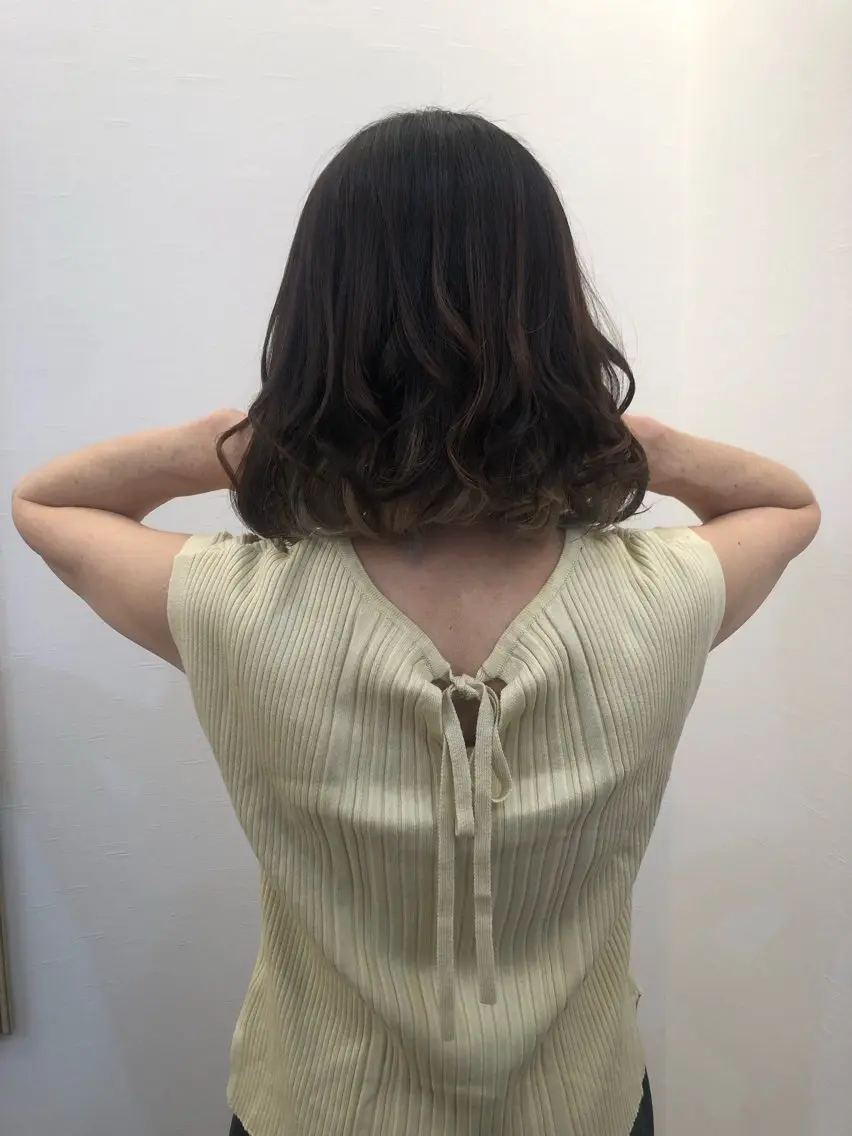 カラー ツノガイ エリのヘアスタイル