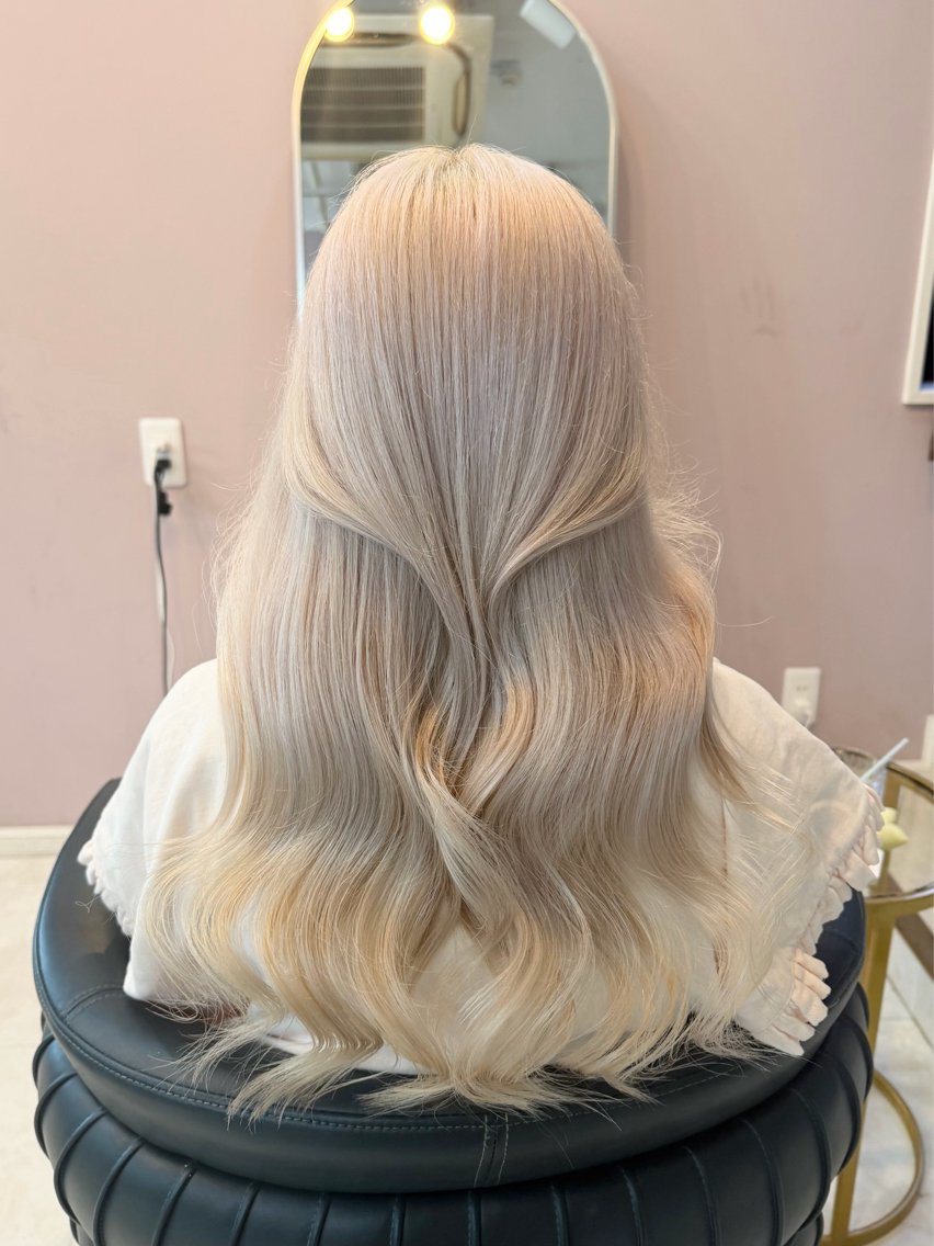 カラー ヘアカラー che'rie MIKUのヘアスタイル