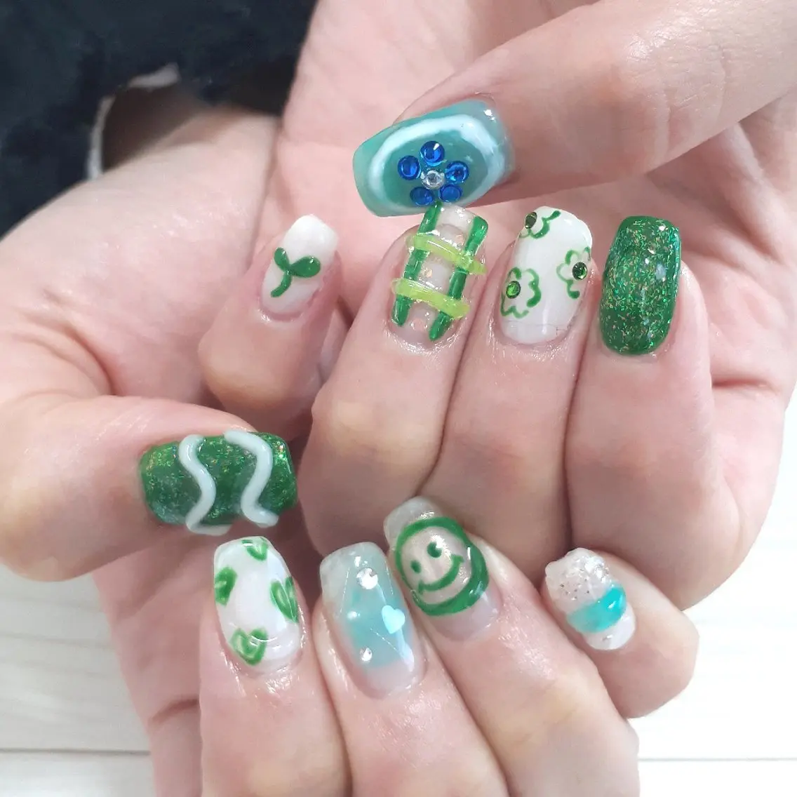 ネイル ハンドネイル 池元 真由美のネイルデザイン