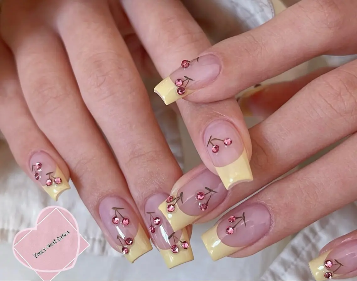 ネイル キラキラネイル 🎀🎀YooLi Nail Salonのネイルデザイン