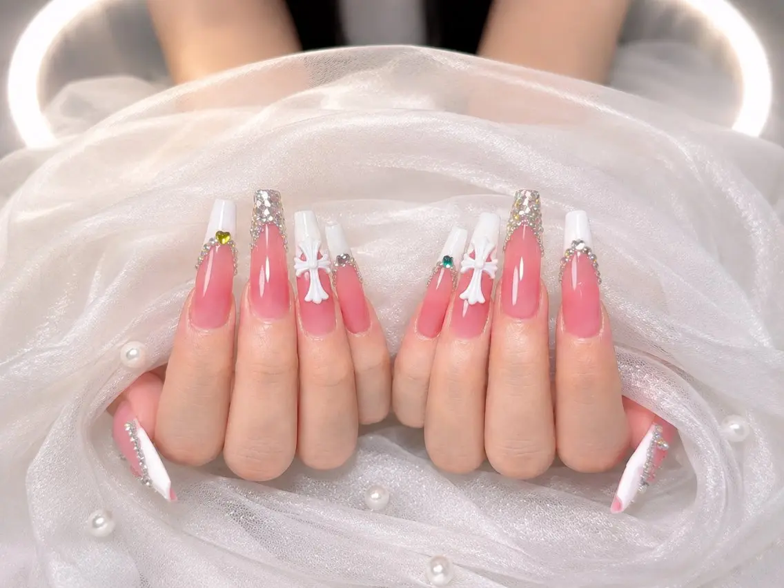 ネイル ENSalon 愛佳のネイルデザイン