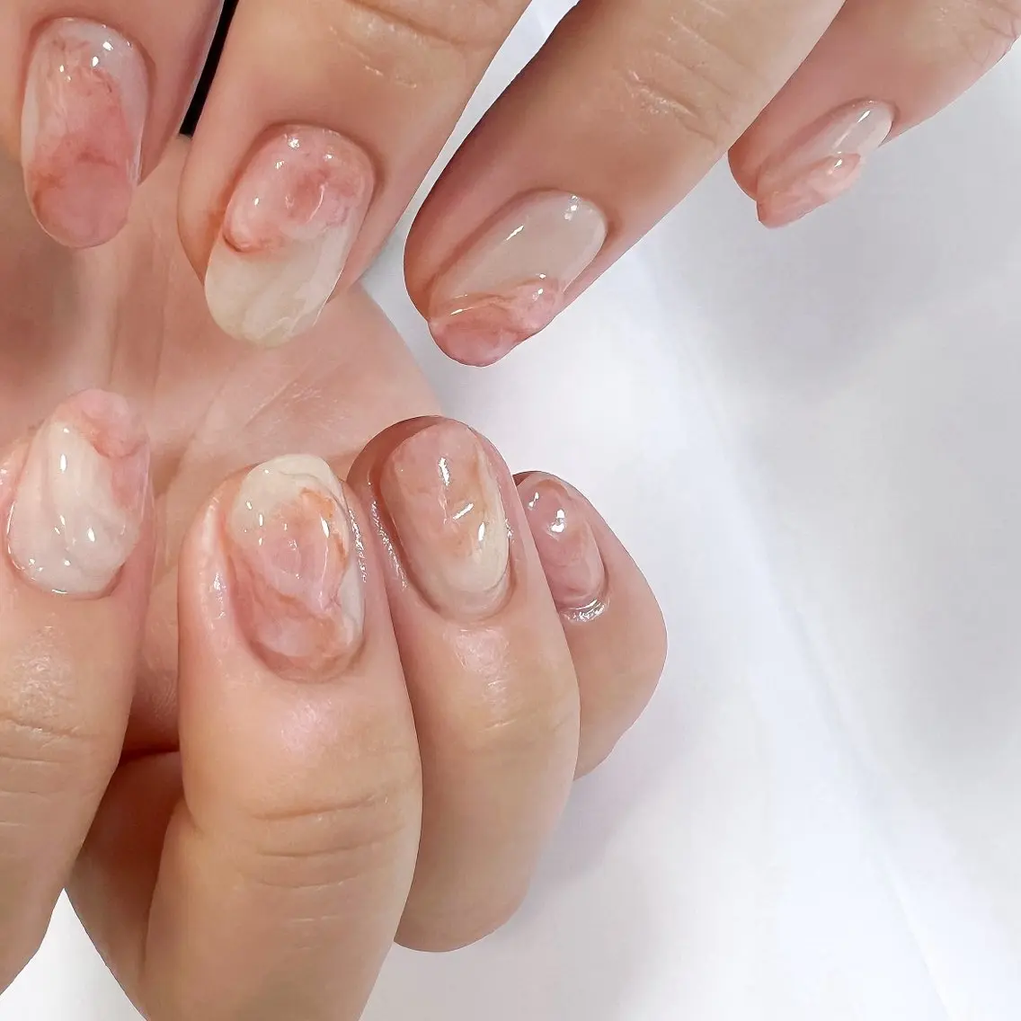 ネイル ニュアンスネイル ピンク ぷっくりネイル シンプルネイル 春ネイル ハンドネイル pointillé .ayaのネイルデザイン