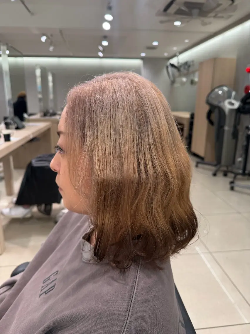 ミディアム カラー ブラウンカラー デザインカラー 巖本 真希のヘアスタイル