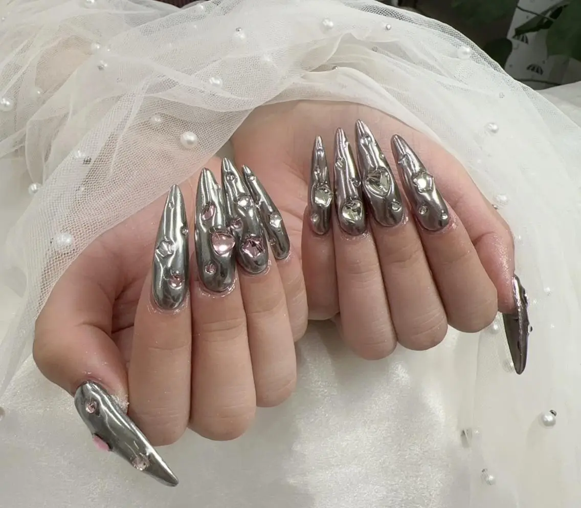ネイル ミラーネイル ハンドネイル Bijou Nails 有真のネイルデザイン