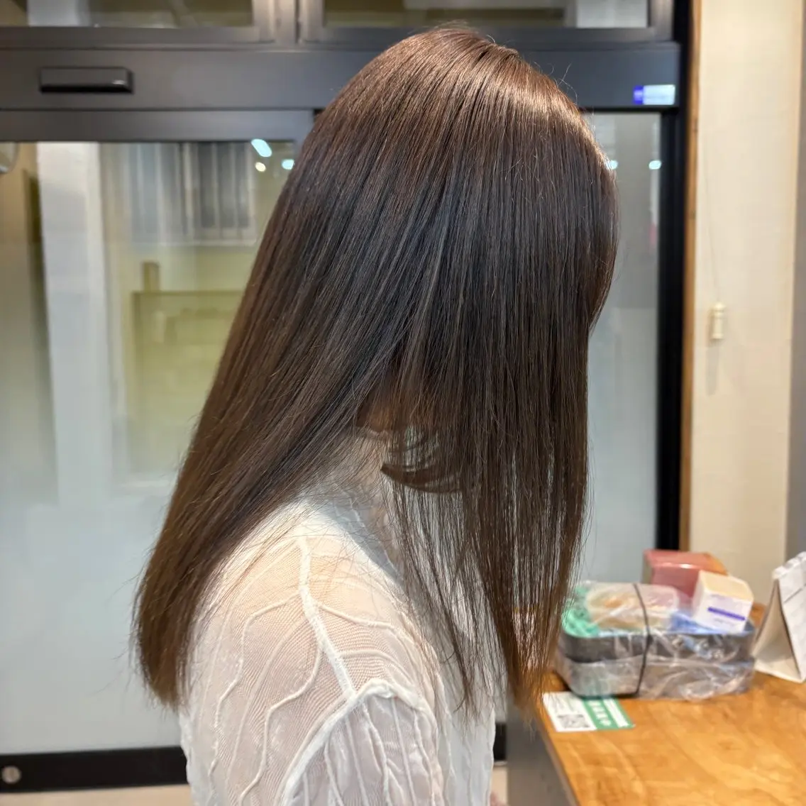 セミロング 髪質改善 カット 縮毛矯正 トリートメント ユウリ YURIのヘアスタイル