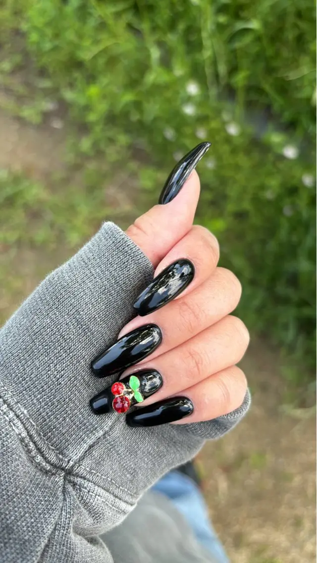 ロング RIO NAILのネイルデザイン