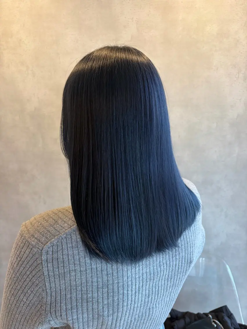カラー ブリーチ ブルーカラー ネイビーカラー YUSUKE (ユウスケ)のヘアスタイル
