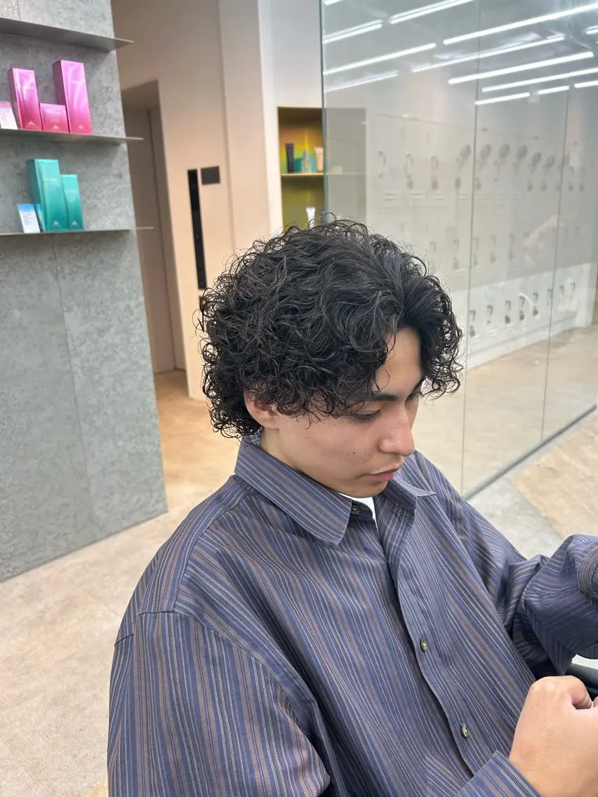 パーマ メンズ 中谷海里/フェザー パーマ/スパイキーのヘアスタイル