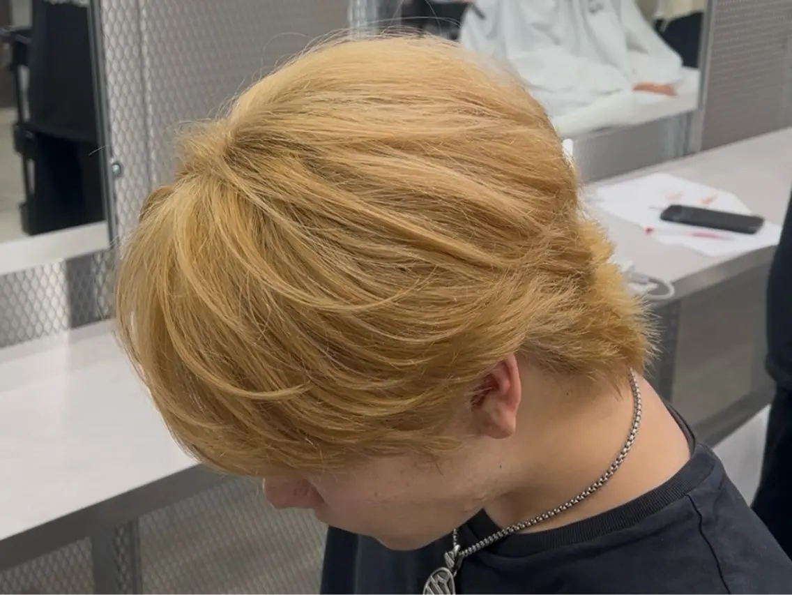 ショート カラー メンズ メンズブリーチ ベージュカラー ブリーチ トリートメント ヘアカラー 吉村 悠真のヘアスタイル