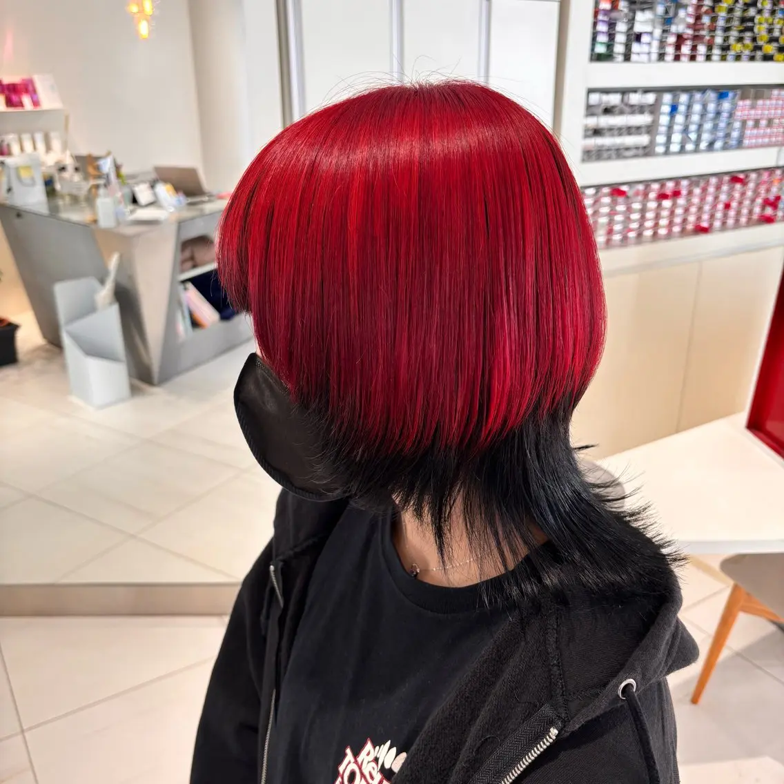 ミディアム デザインカット ウルフカット 由比藤理子 ブリーチカラー🌈のヘアスタイル