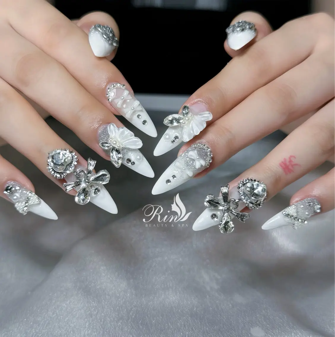 ネイル アートネイル 長さ出し ガーリー 韓国ネイル 持ち込み Rin Nail 新大久保店のネイルデザイン