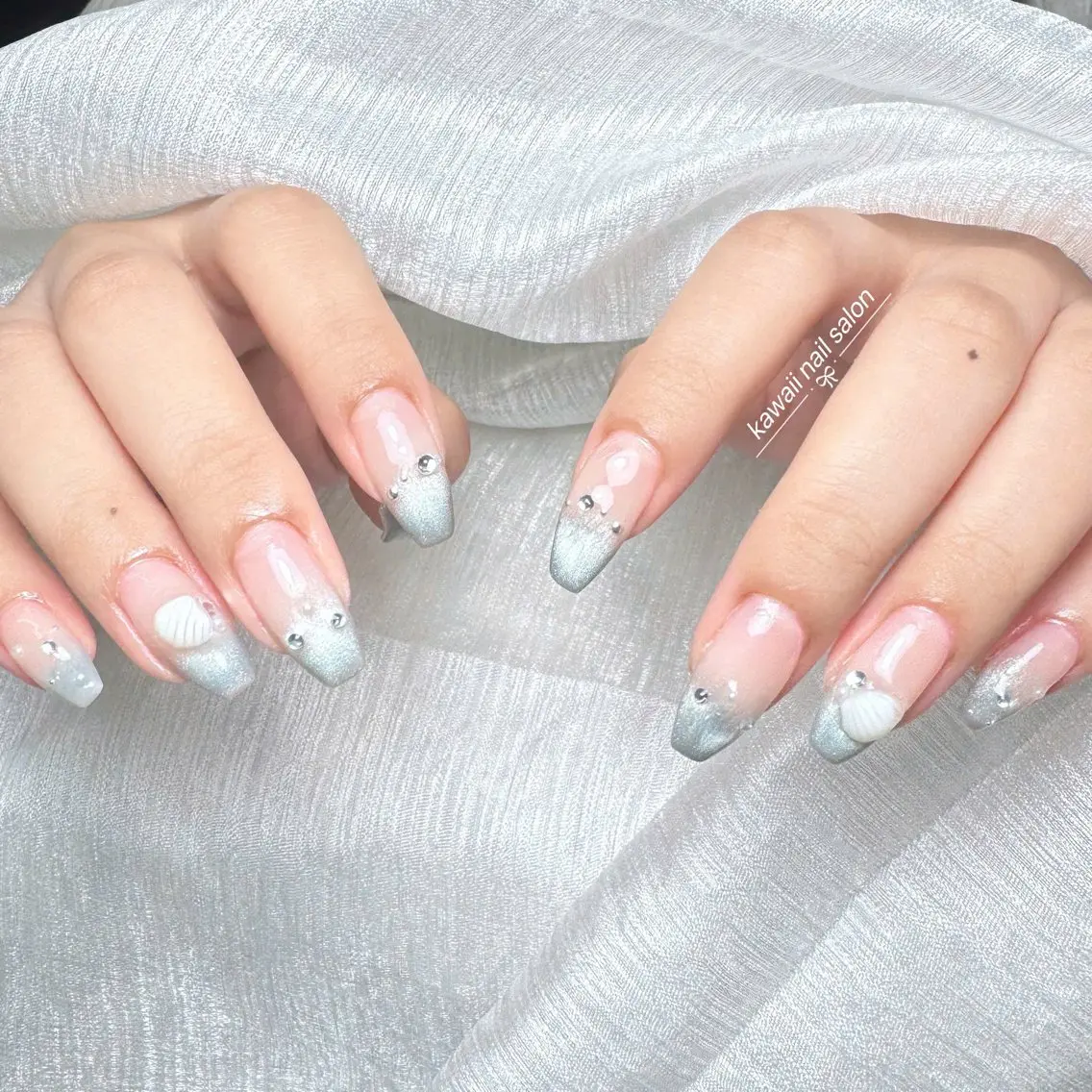 ネイル ドット フレンチネイル 韓国ネイル マグネットネイル オフィスネイル Kawaii Nail Salonのネイルデザイン