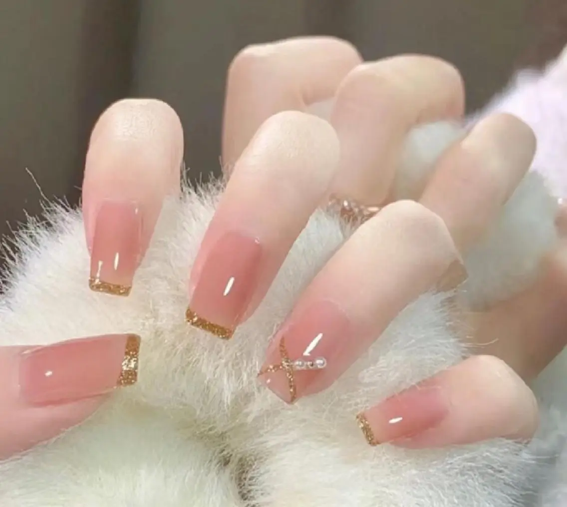 ネイル ハンドネイル MoonNail ユリ🌸のネイルデザイン