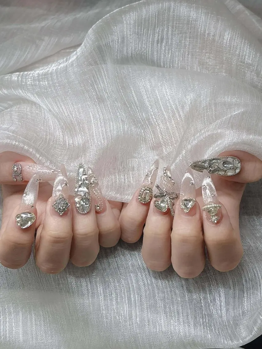 ネイル ハンドネイル Lee Nailsのネイルデザイン