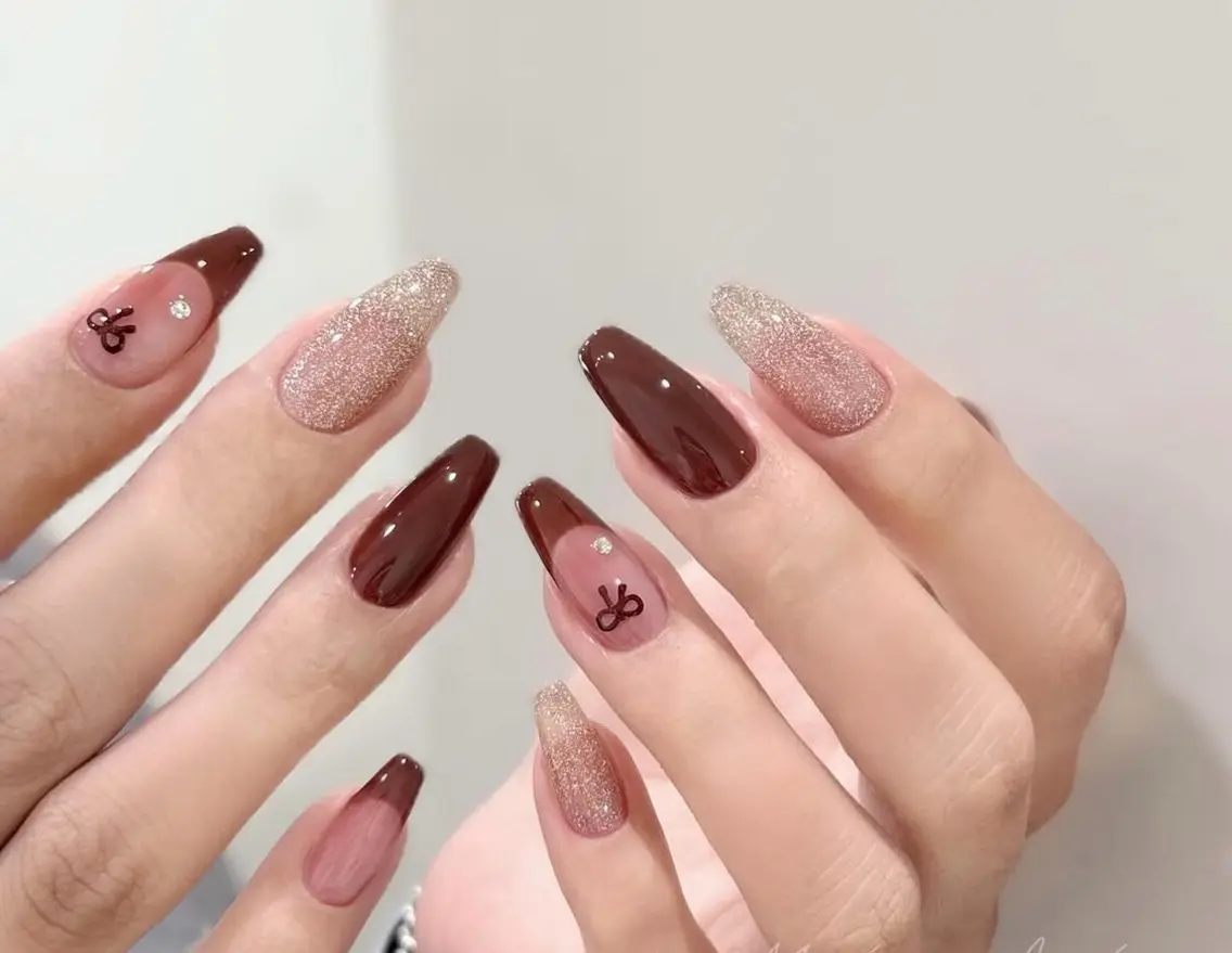 ネイル フラッシュネイル 持ち込み リボン シンプルネイル ハンドネイル JISOO ANA.CHUOのネイルデザイン