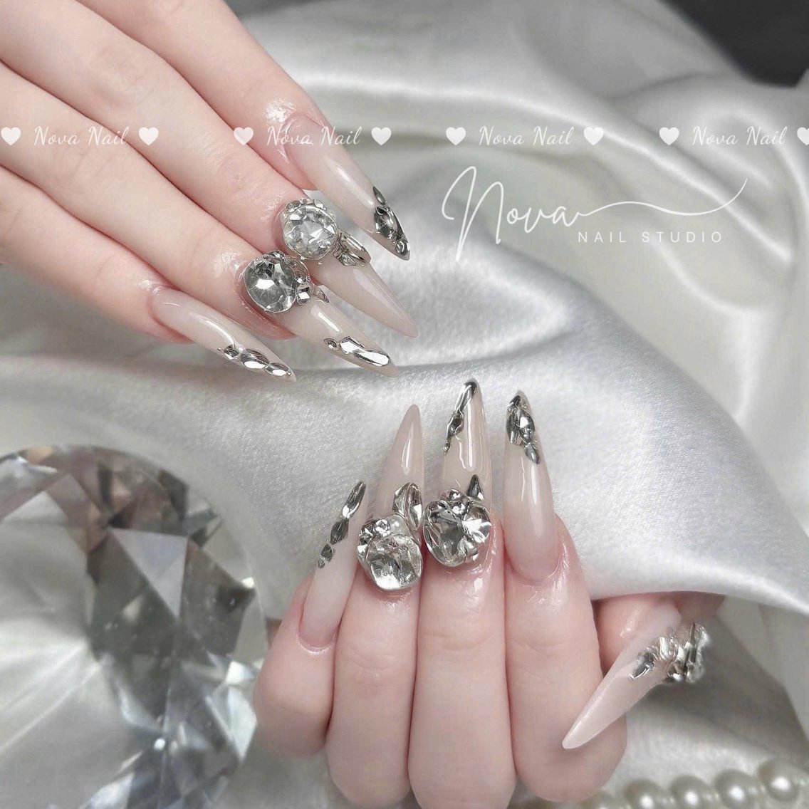ネイル アートネイル 韓国ネイル 持ち込み シンプルネイル ワンホンネイル ハンドネイル ハンドケア Nova Nail Nambaのネイルデザイン