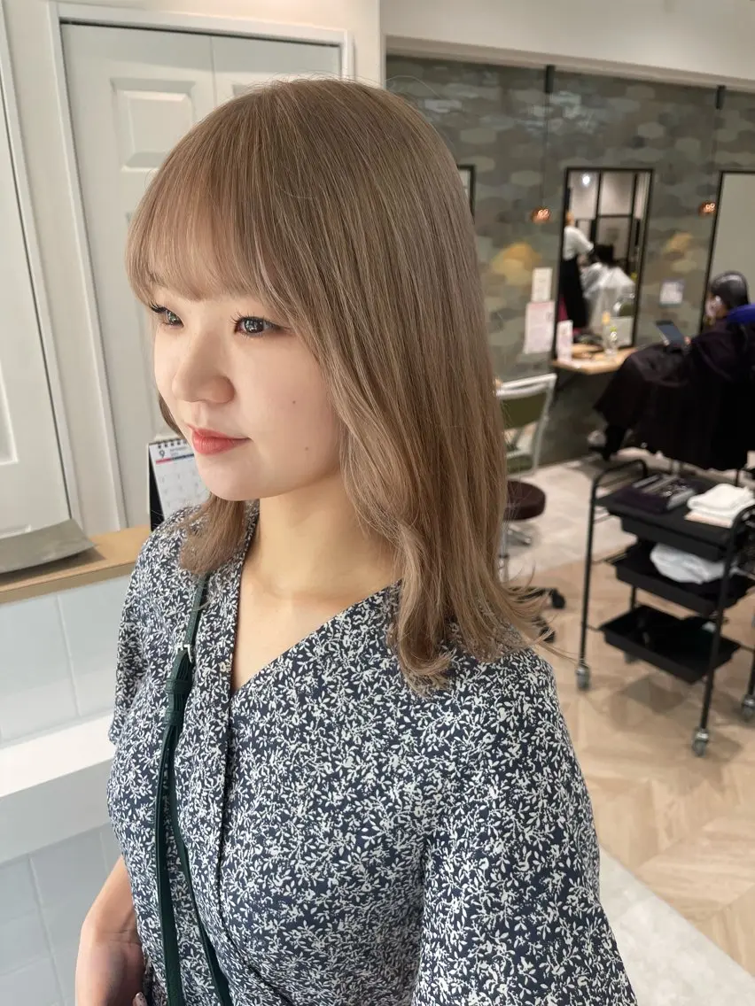 セミロング カラー カット ヘアカラー トリートメント * 透明感カラー c h i h o *のヘアスタイル