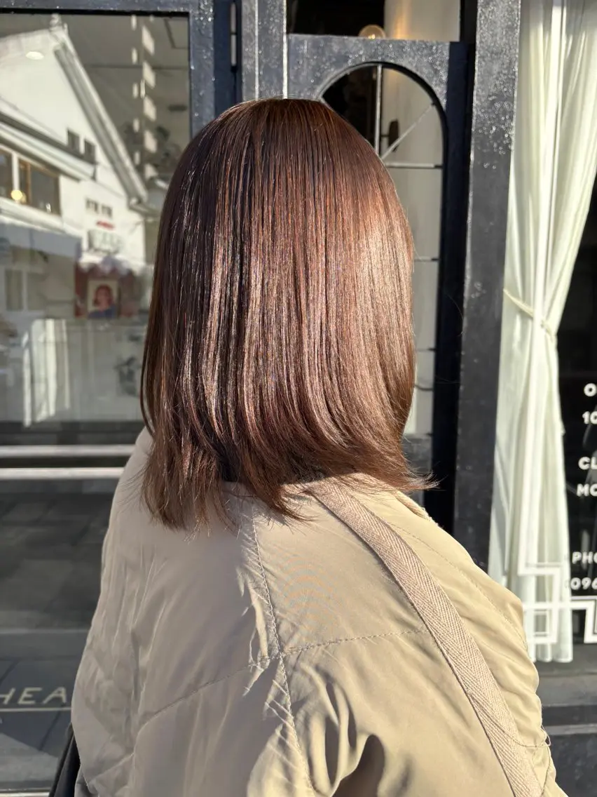 ミディアム アッシュ アッシュブラウン レイヤーカット comeghead 琴音のヘアスタイル