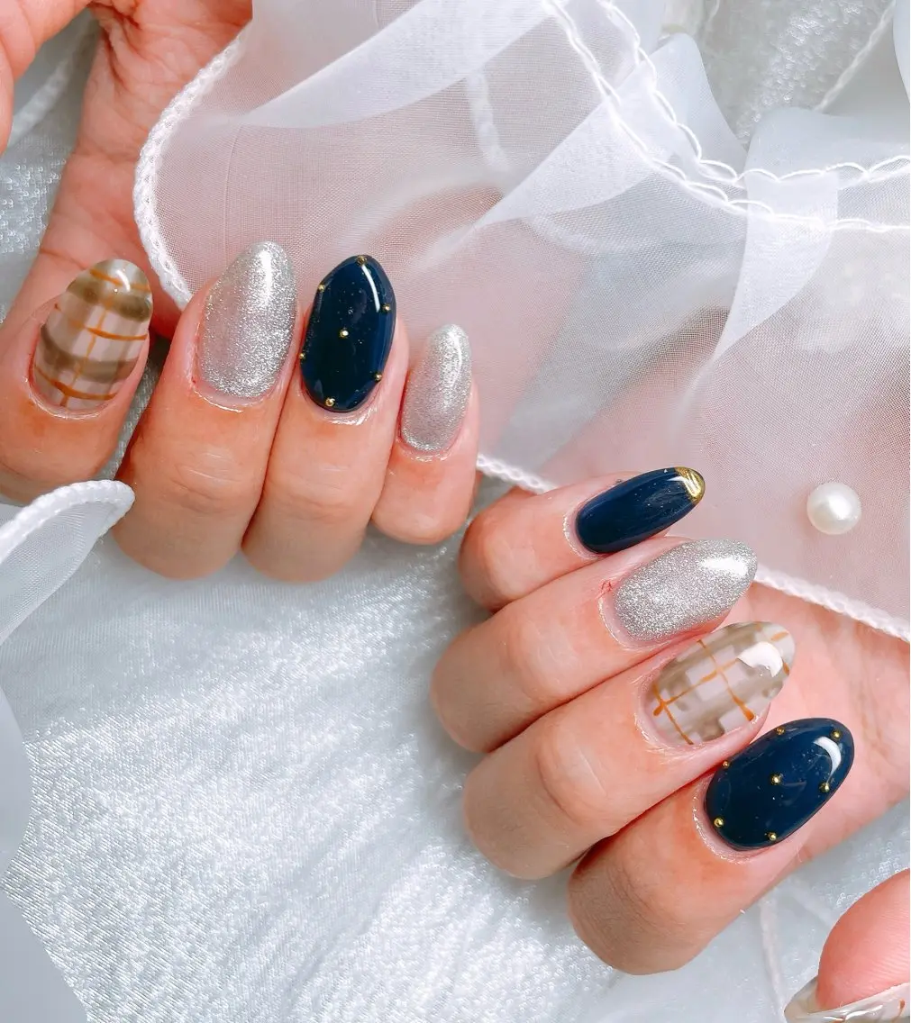 ネイル フレンチネイル ミラーネイル ハンドネイル ハンドケア GAL_NAIL Miraiのネイルデザイン