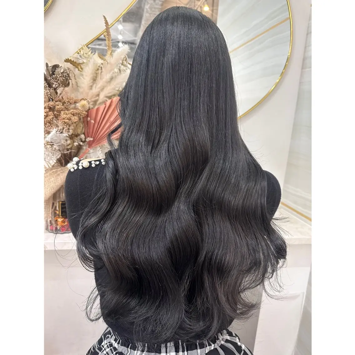 ロング 🐈‍⬛momo🐾 ブリーチ・Wカラーのヘアスタイル